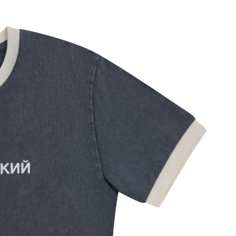 Футболка с потресканным логотипом