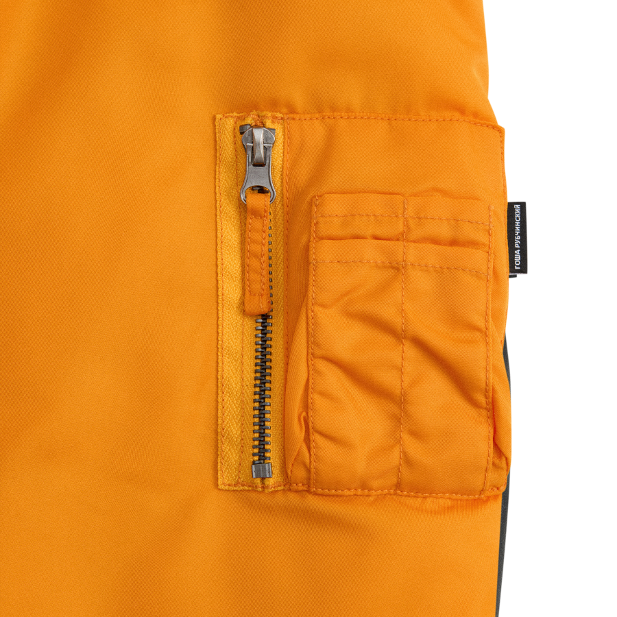 Бомбер из нейлона